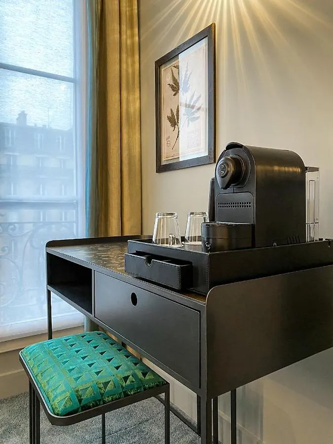 Elsa, Hotel Paris
