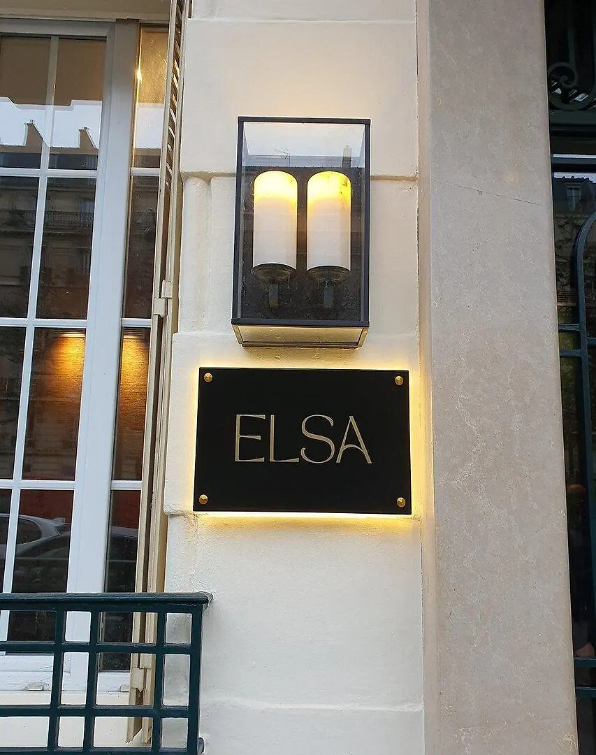 Elsa, Hotel Paris