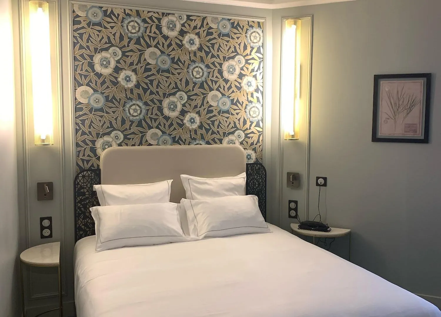Elsa, Hotel Paris