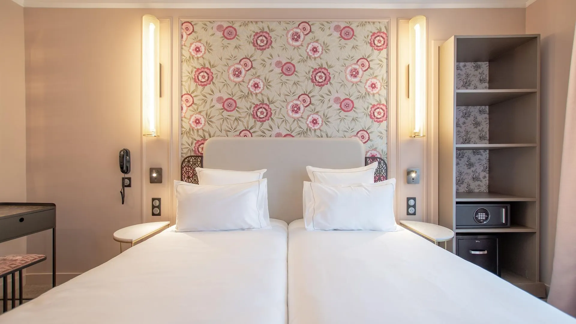 Elsa, Hotel Paris