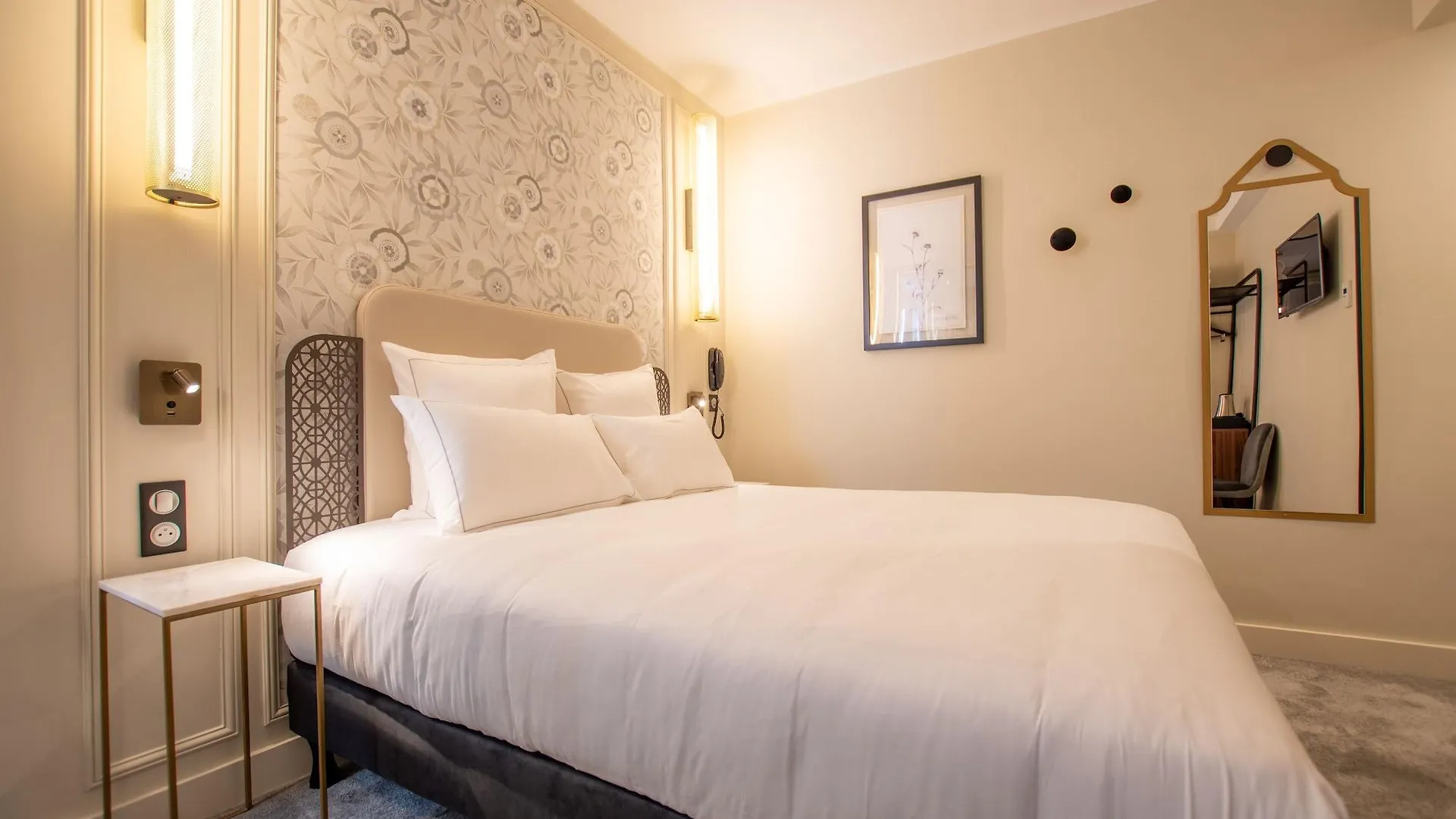 Elsa, Hotel Paris 4*,