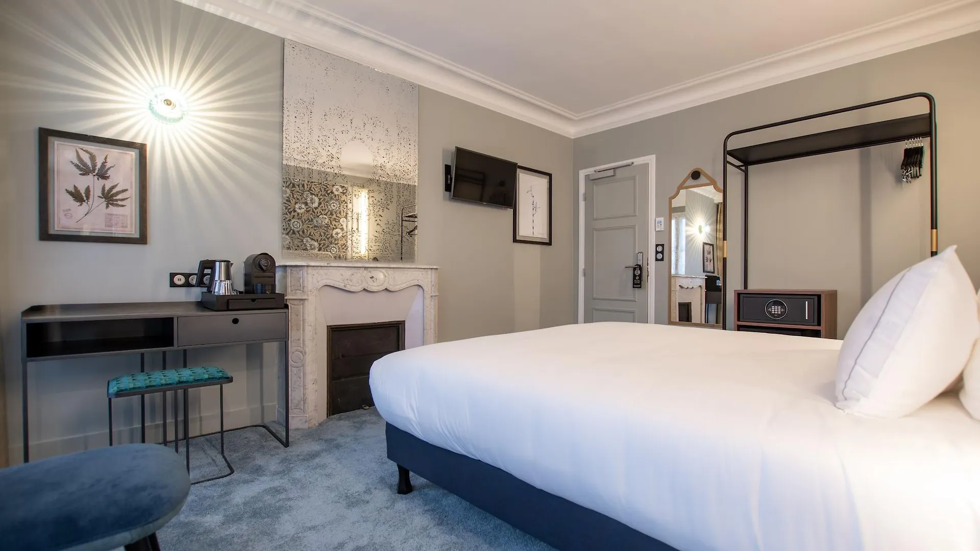 Elsa, Hotel Paris France