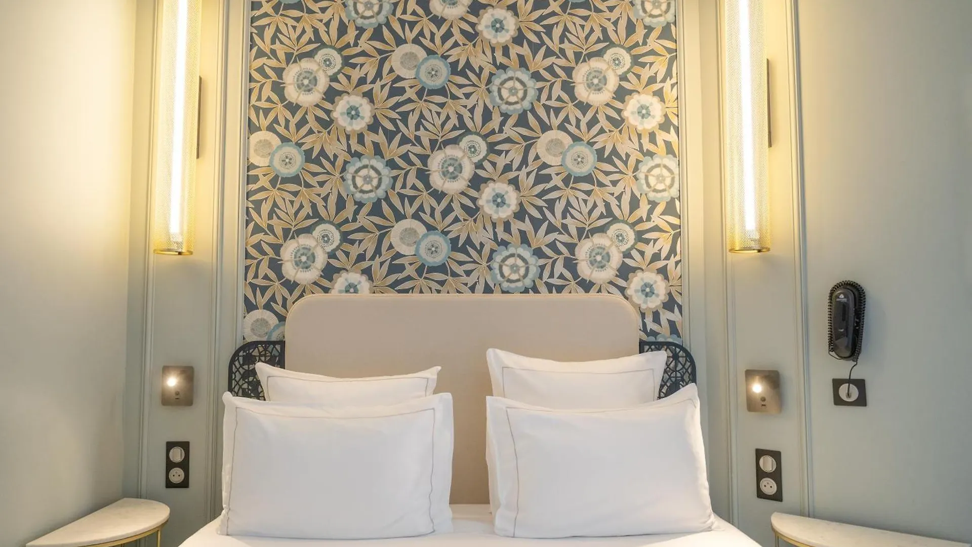 Elsa, Hotel Paris