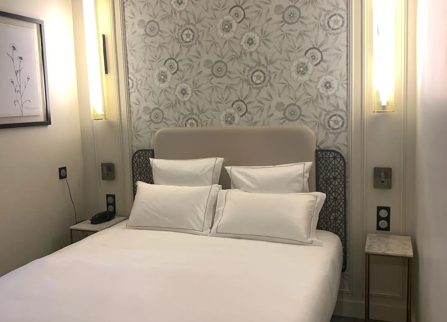****  Elsa, Hotel Paris Fransa