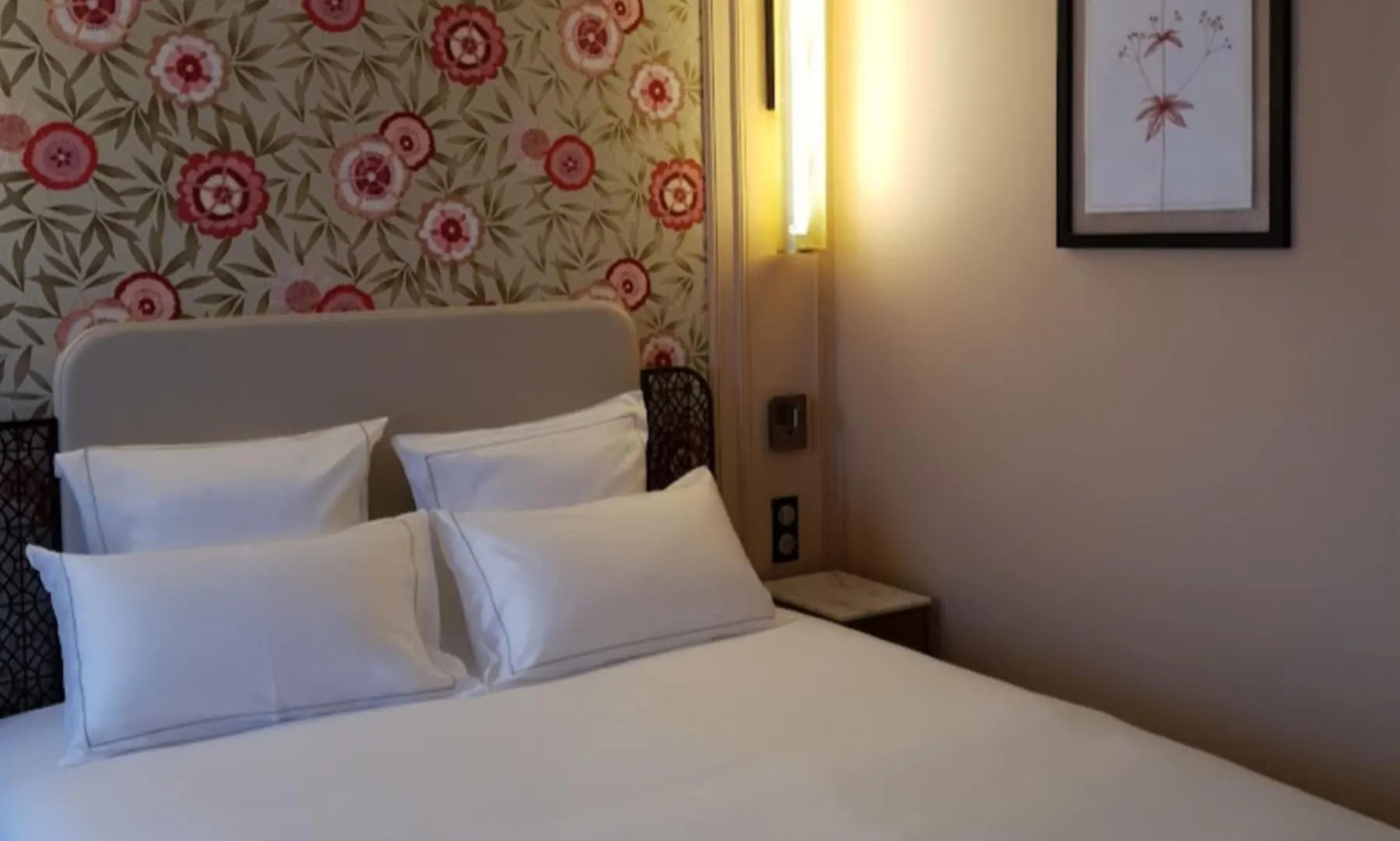 Elsa, Hotel Paris