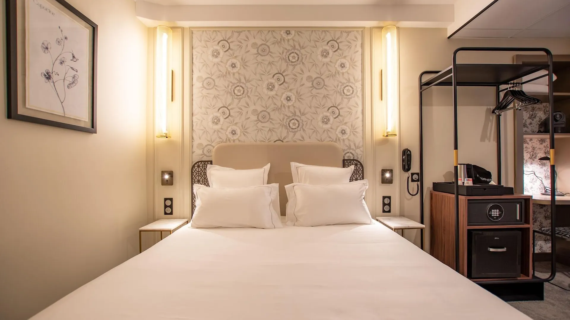 Elsa, Hotel Paris