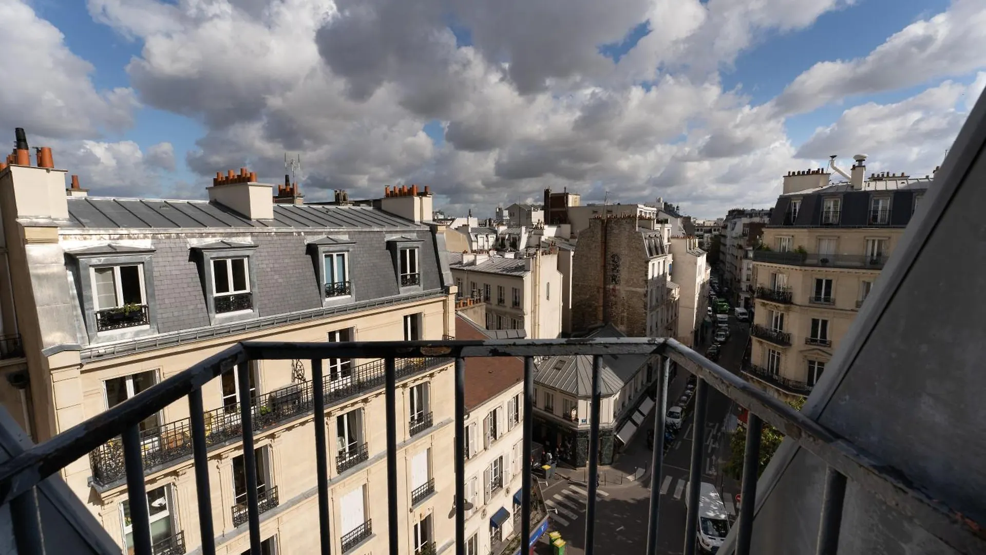 Elsa, Hotel Paris