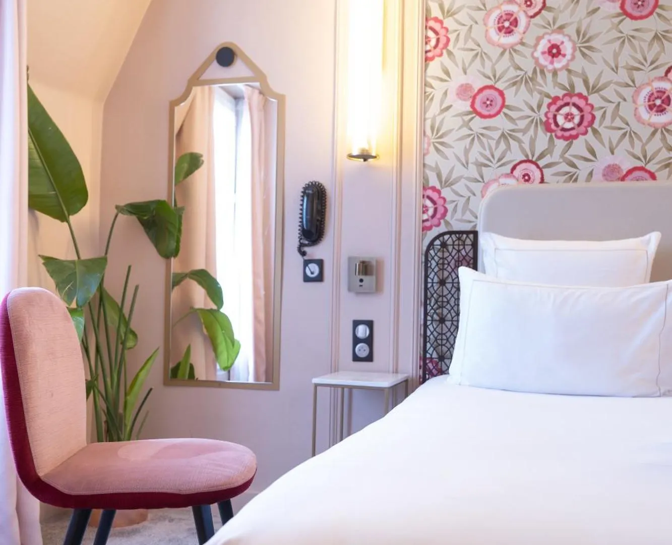 Elsa, Hotel Paris